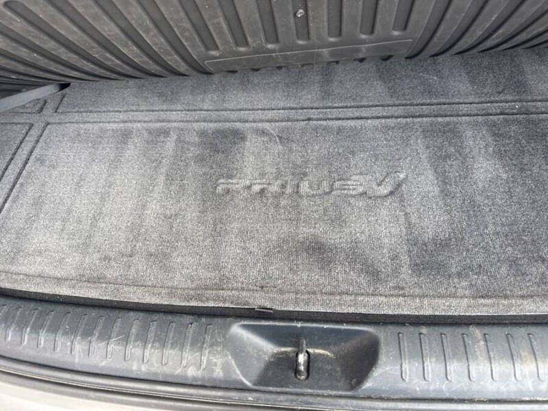 2015 Toyota Prius v Five