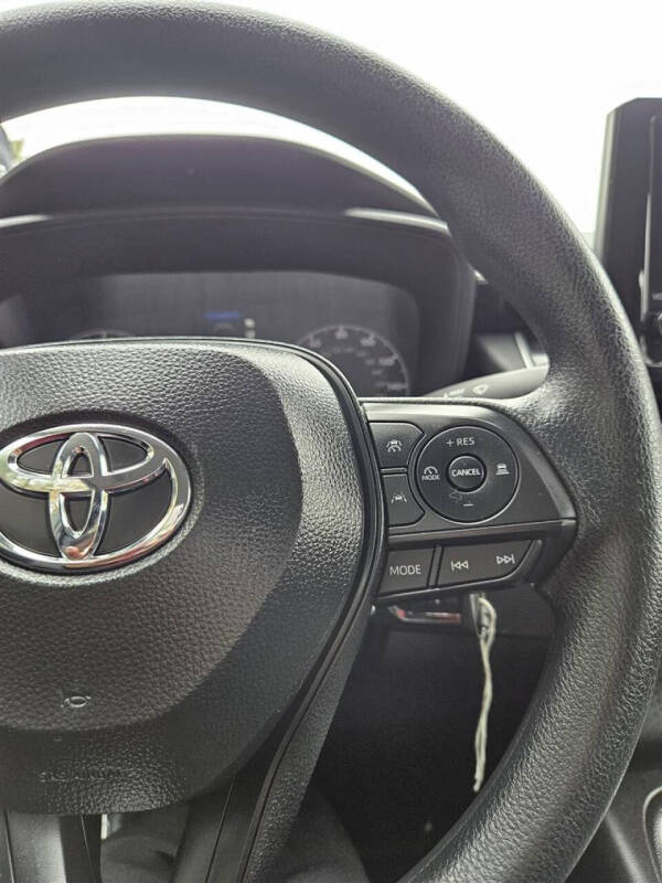 2025 Toyota Corolla LE