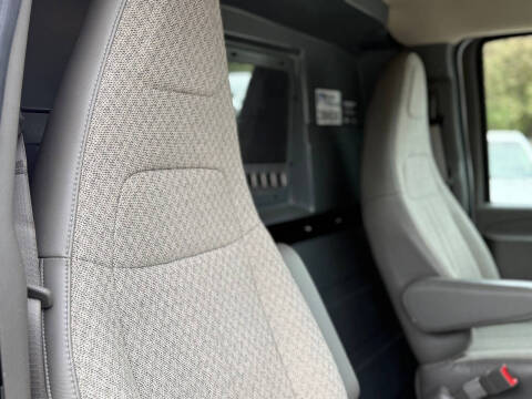 2022 Chevrolet Express 2500