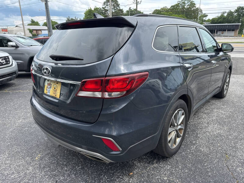 2017 Hyundai Santa Fe SE