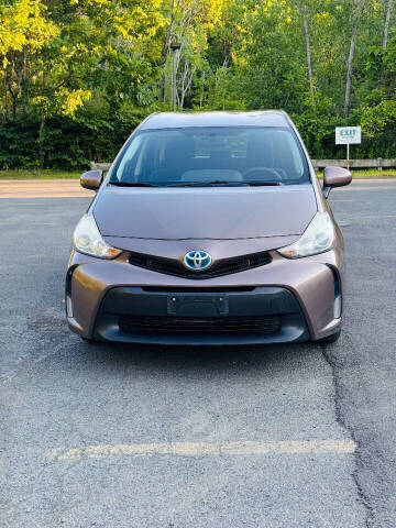2015 Toyota Prius v Four
