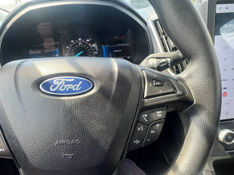 2023 Ford Edge SE