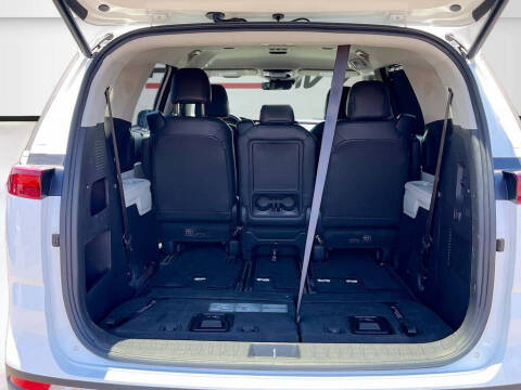 2024 Kia Carnival EX