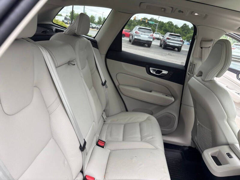 2024 Volvo XC60 B5 Plus Dark Theme