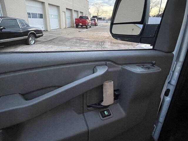 2025 Chevrolet Express 2500