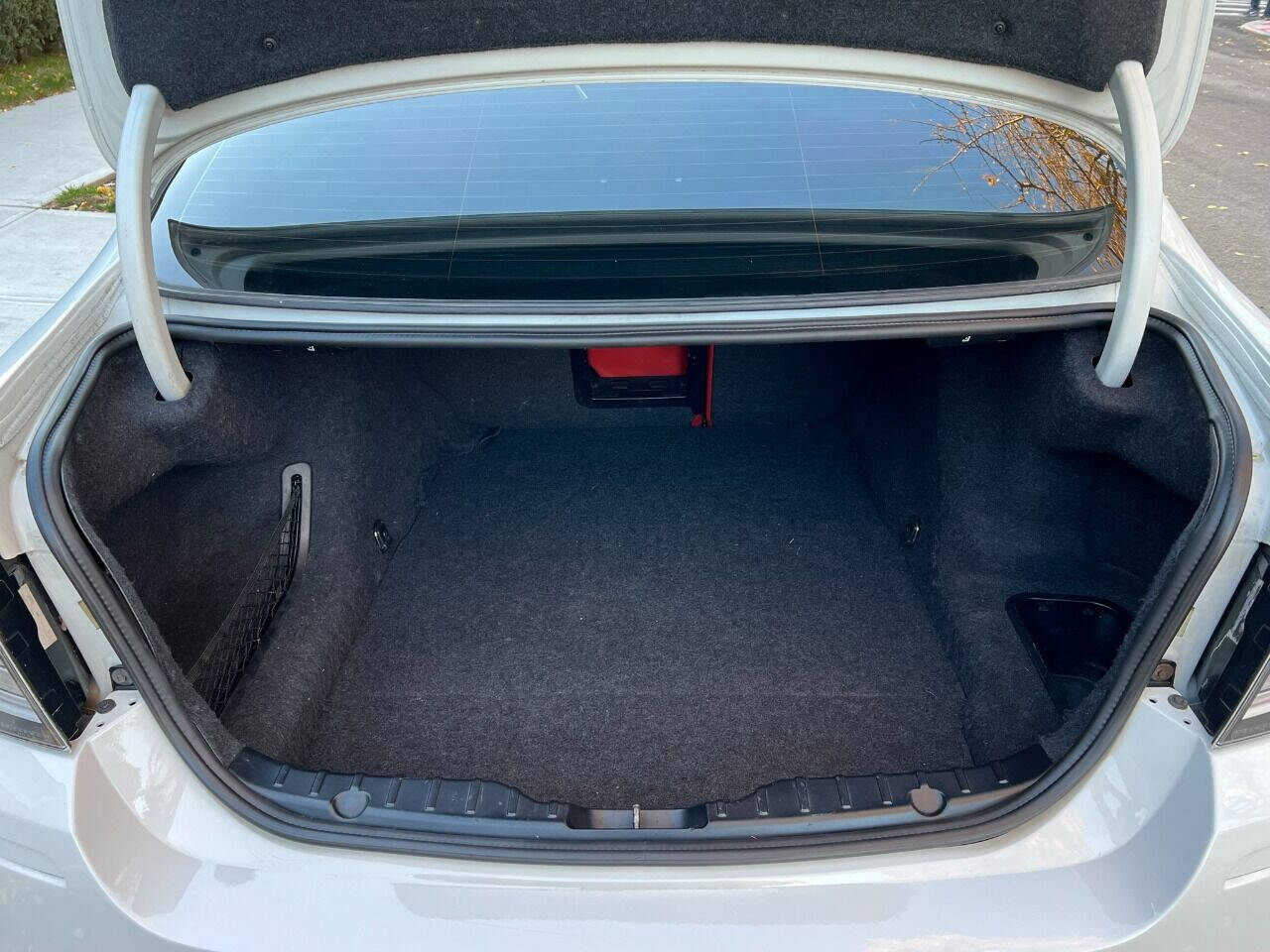 2013 BMW M5 Sedan - $27,900