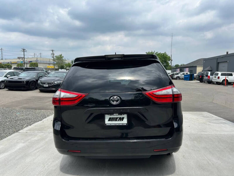 2019 Toyota Sienna L 7-Passenger