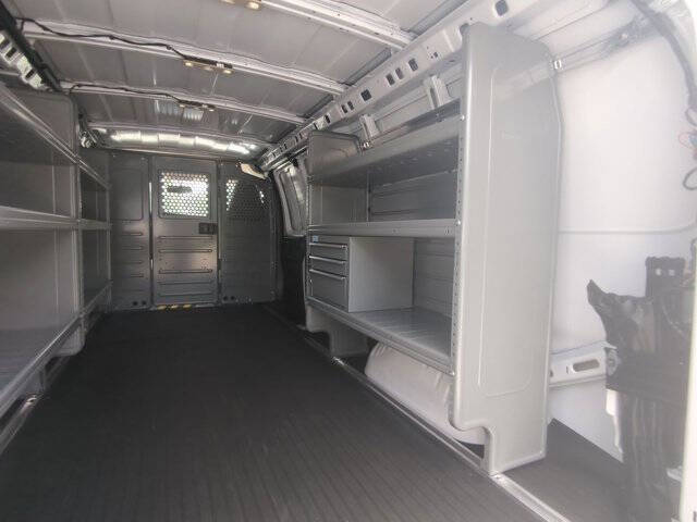 2025 GMC Savana 2500