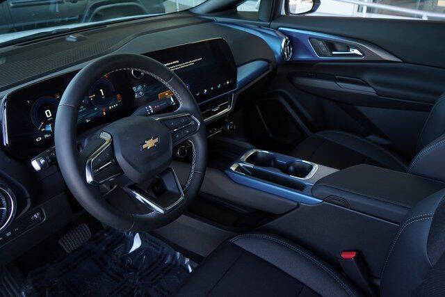 2025 Chevrolet Equinox EV LT 2