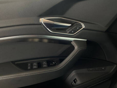 2019 Audi e-tron quattro Premium Plus