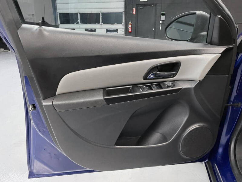 2013 Chevrolet Cruze LS Auto