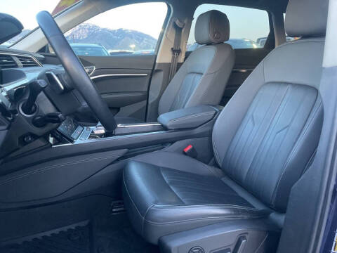 2021 Audi e-tron quattro Premium