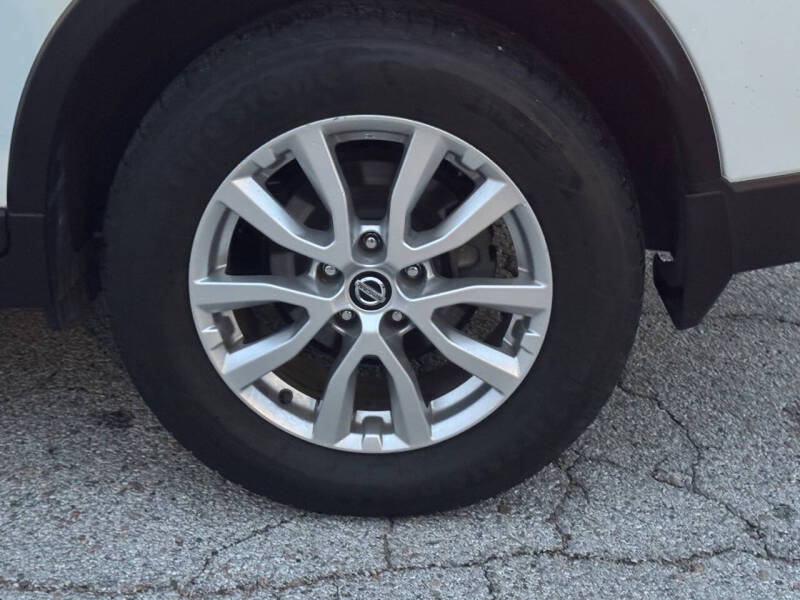 2017 Nissan Rogue SV