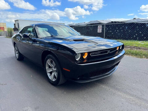 2022 Dodge Challenger for sale at Easy Car in Miami FL