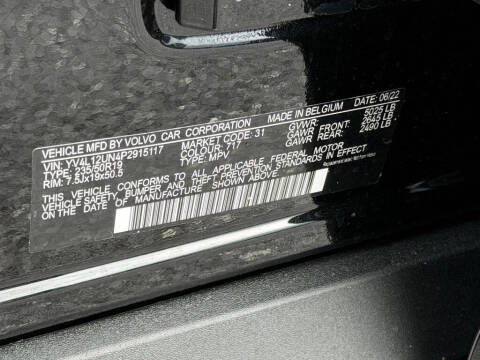 2023 Volvo XC40 B5 Plus Bright Theme