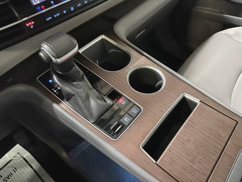 2021 Toyota Sienna XLE 8-Passenger