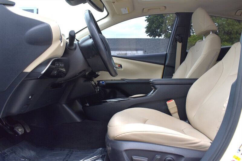 2019 Toyota Prius XLE