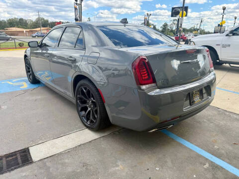 2019 Chrysler 300