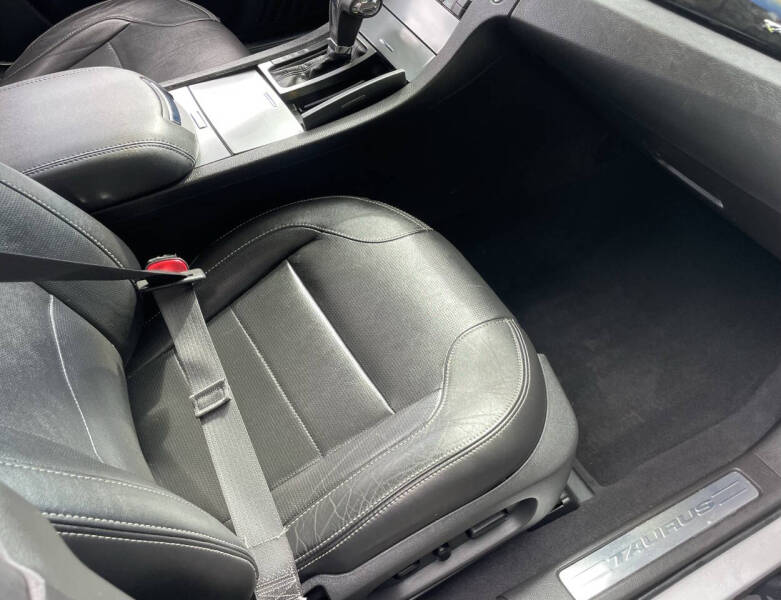 2011 Ford Taurus Limited