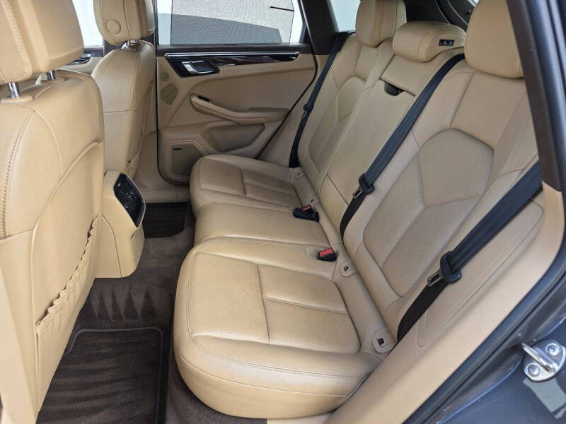 2016 Porsche Macan Turbo