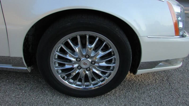 2011 Cadillac DTS Premium Collection