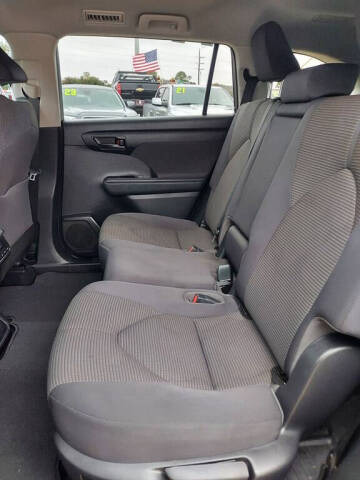 2021 Toyota Highlander LE