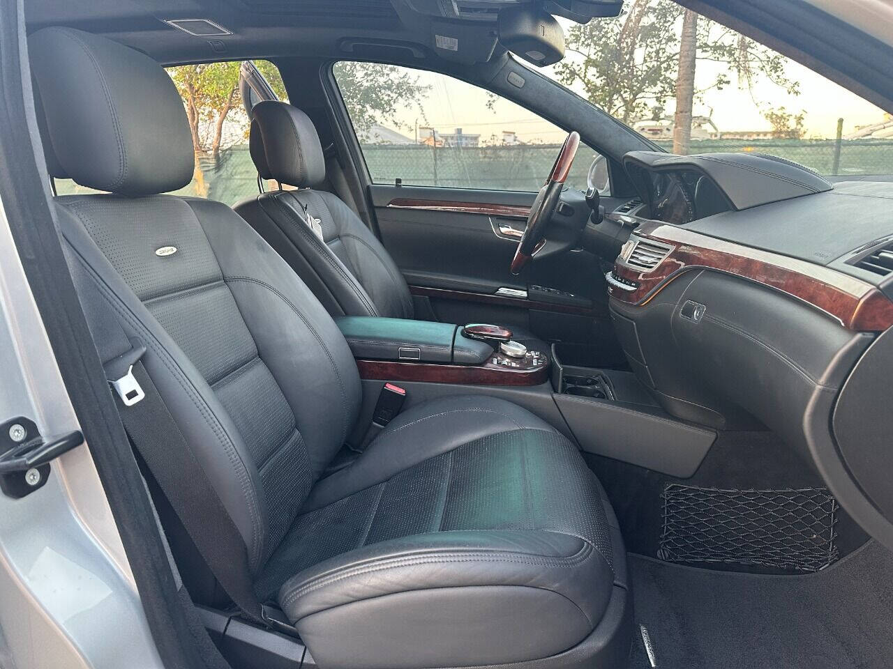 2007 Mercedes-Benz S-Class Sedan - $27,900