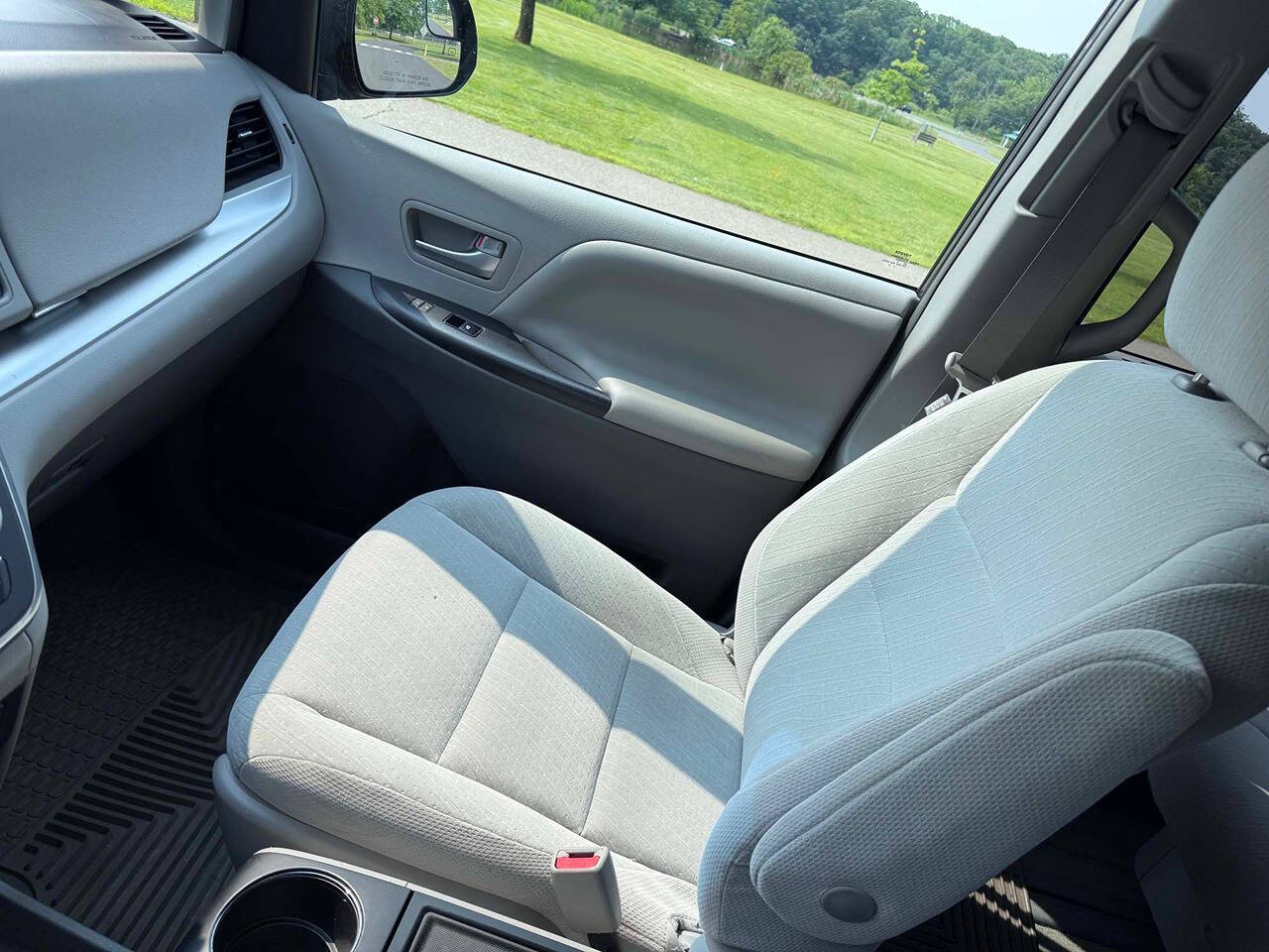 2017 Toyota Sienna 7