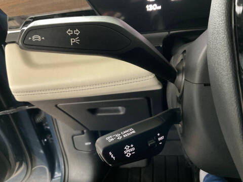 2025 Audi Q6 e-tron Premium