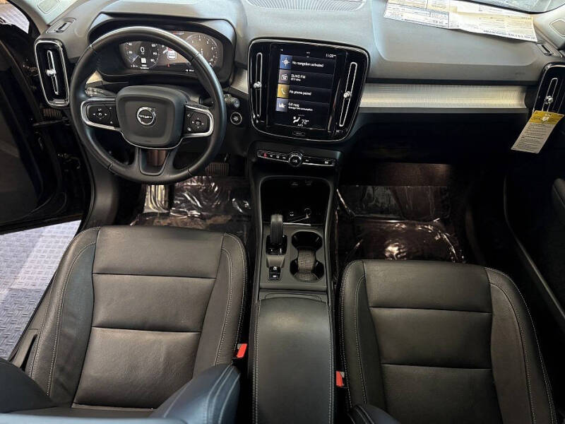 2021 Volvo XC40 T4 Momentum