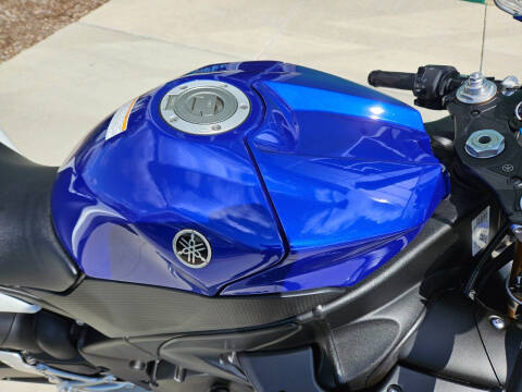 2011 Yamaha YZF-R1