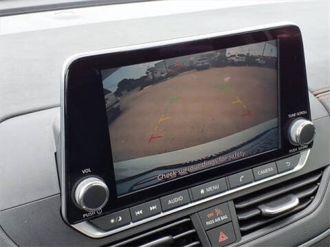 2022 Nissan Altima 2.5 SR