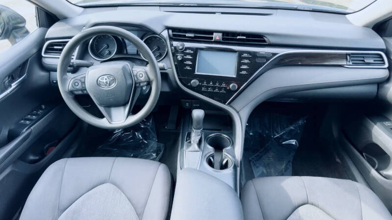 2018 Toyota Camry LE