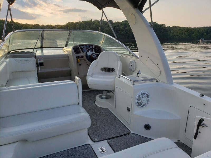 2004 Sea Ray 260 SUNDANCER