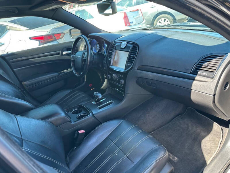 2012 Chrysler 300 S V6