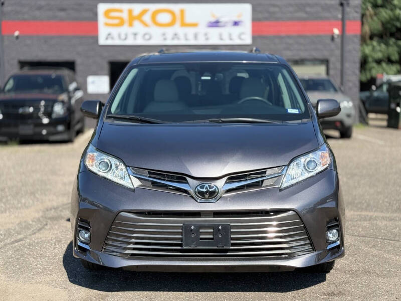 2020 Toyota Sienna XLE 8-Passenger
