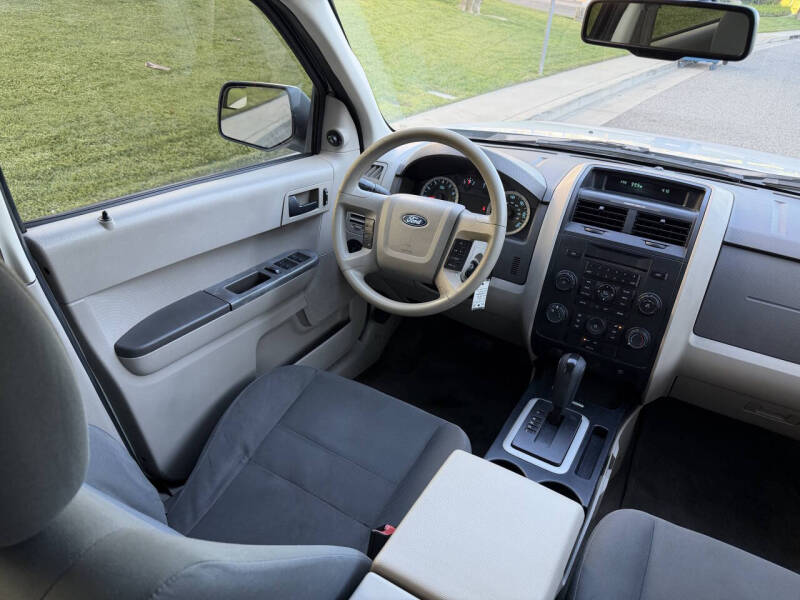2011 Ford Escape XLS