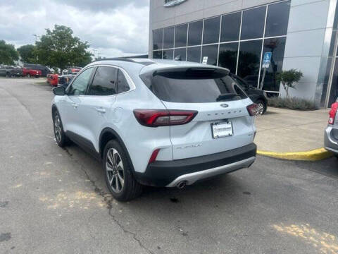2025 Ford Escape Platinum