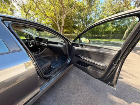 2023 Kia K5 LXS