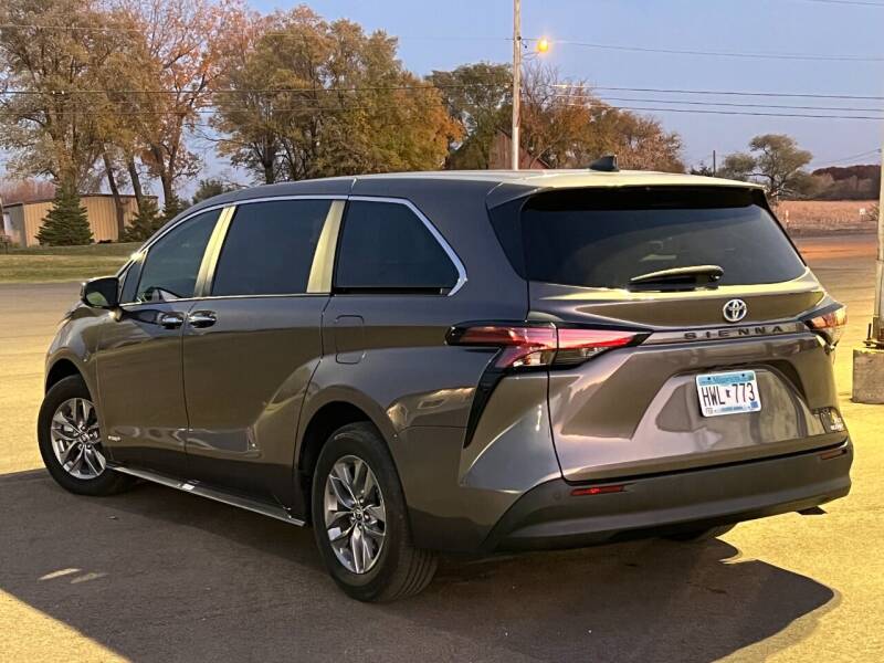 2021 Toyota Sienna for sale at Direct Auto Sales LLC in Osseo MN