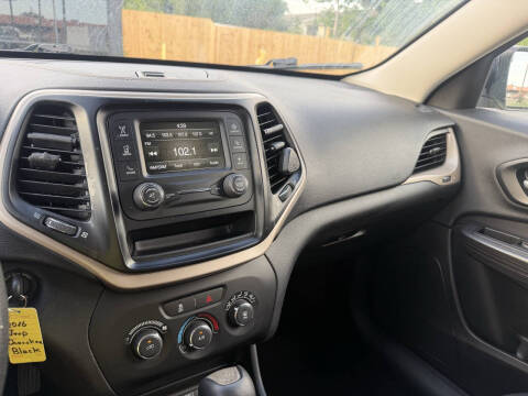 2016 Jeep Cherokee Sport