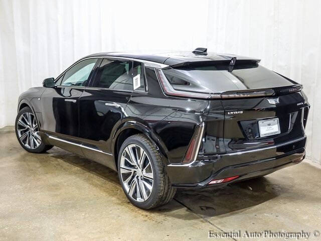 2025 Cadillac LYRIQ Luxury 3