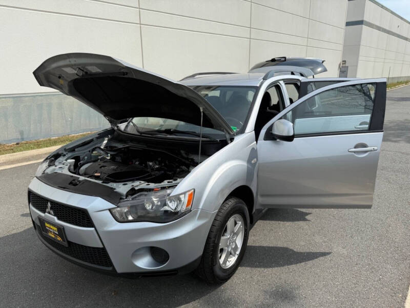 2010 Mitsubishi Outlander ES