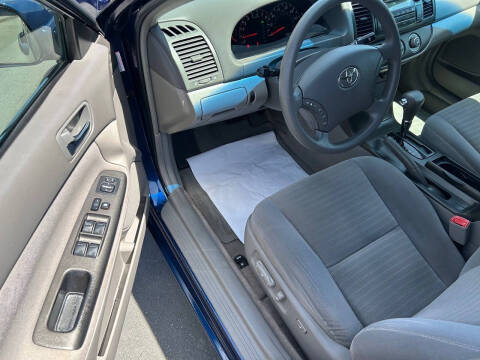 2005 Toyota Camry LE