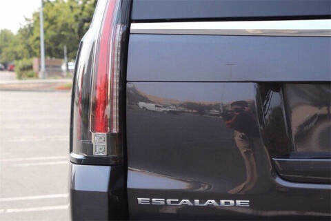 2017 Cadillac Escalade Luxury