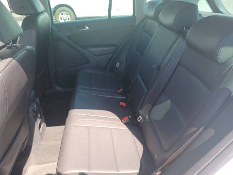 2011 Volkswagen Tiguan SEL 4Motion
