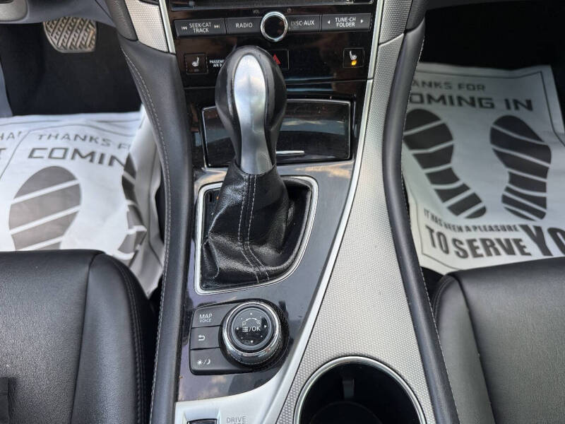 2015 Infiniti Q50 Premium