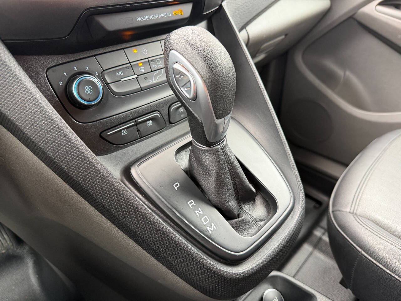 FordTransit Connect47