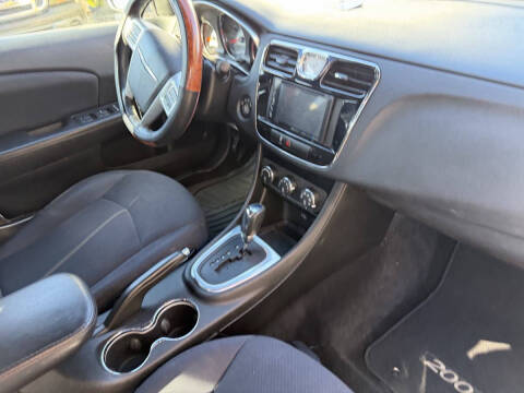 2013 Chrysler 200 Touring