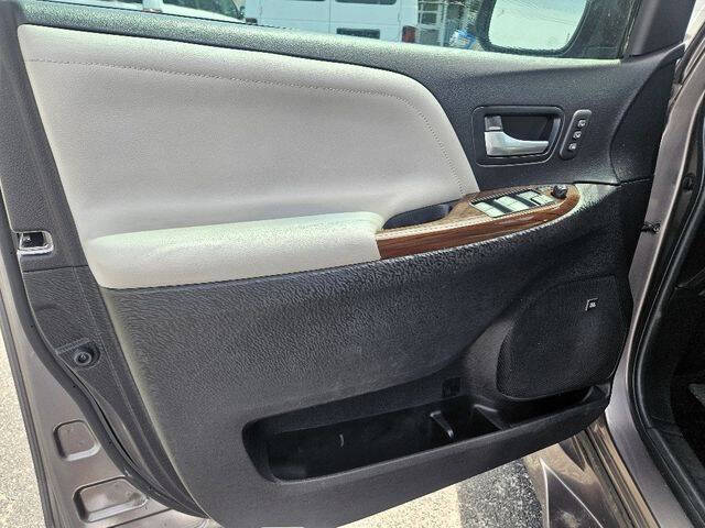 2015 Toyota Sienna